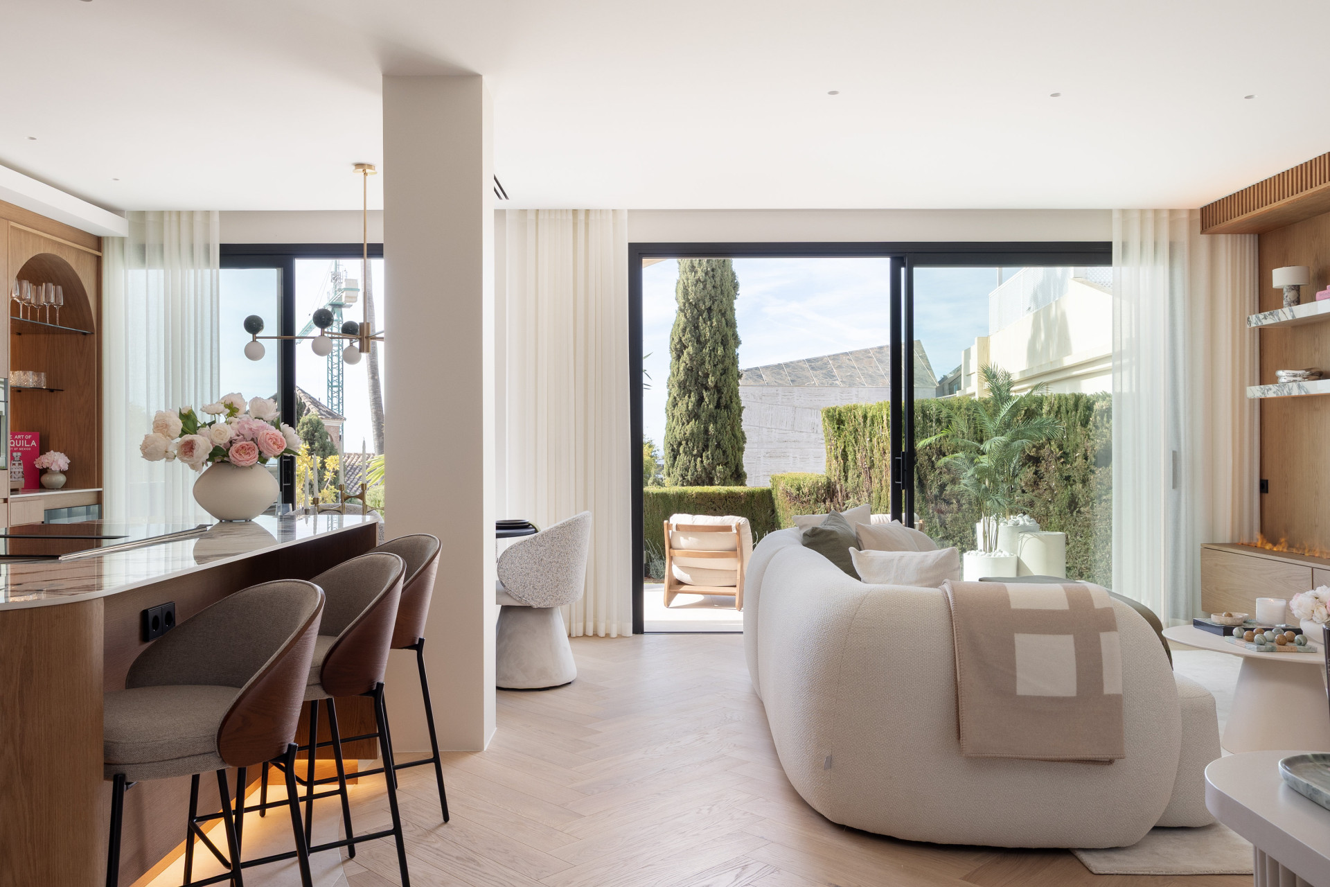 4 Bedroom Townhouse in Benahavís - Photo 18