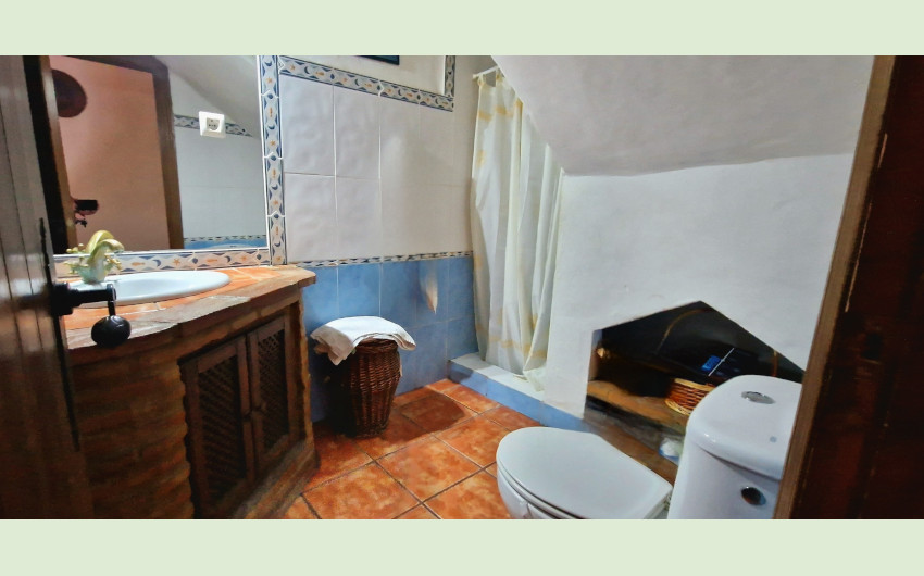 5 Bedroom Townhouse in Jimena de la Frontera - Photo 8