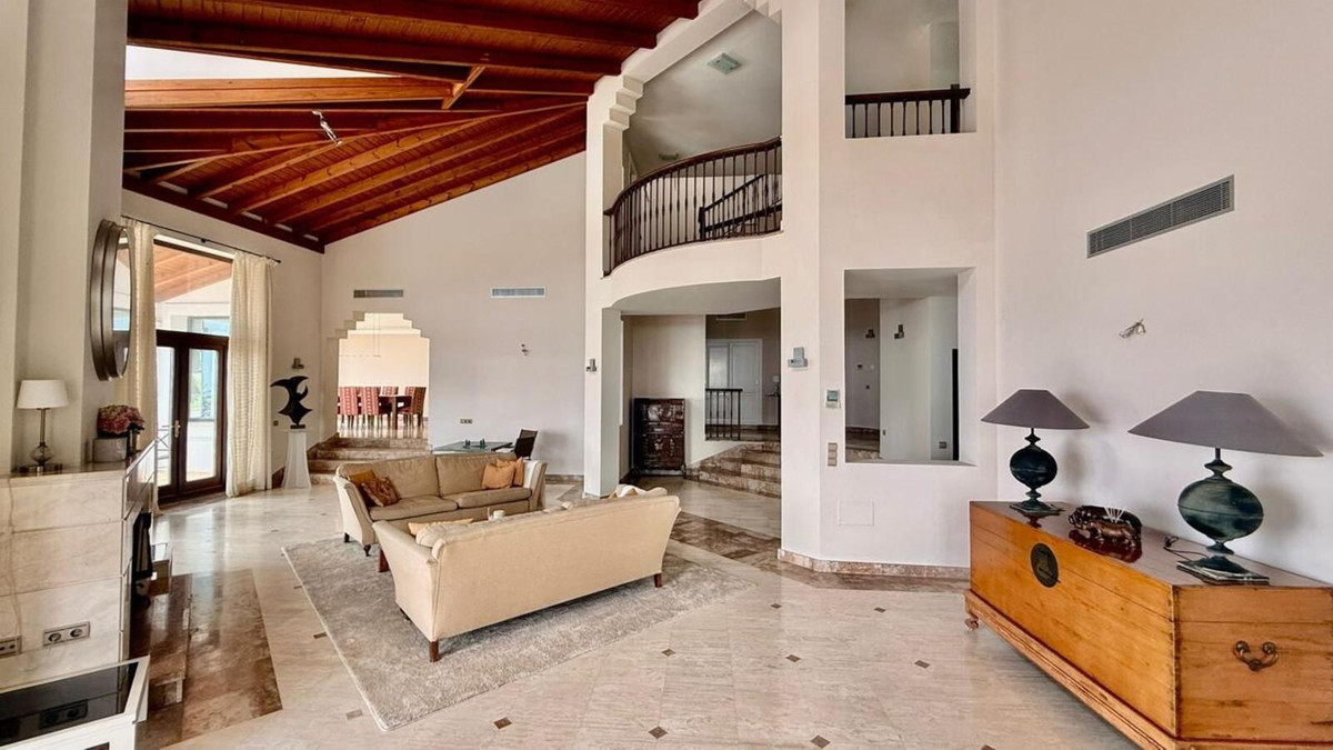 5 Bedroom Villa in Benahavís - Фото 19