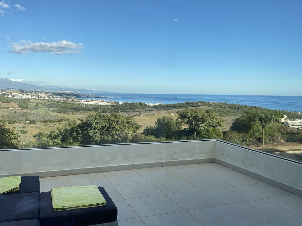 3 Bedroom Townhouse in Casares - Photo 2