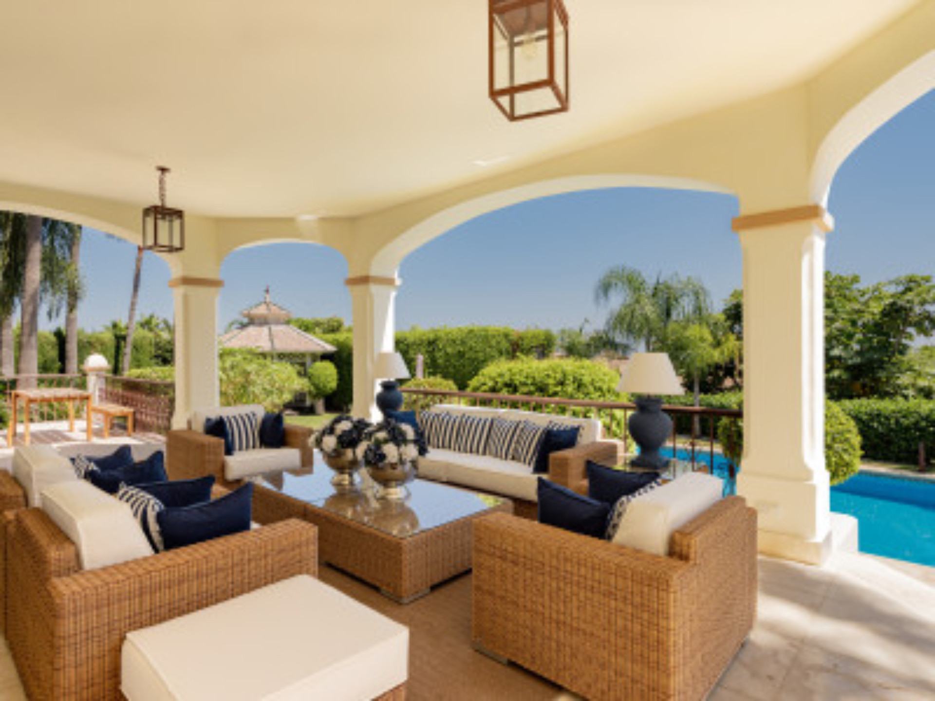 6 Bedroom Villa in Marbella - Photo 3