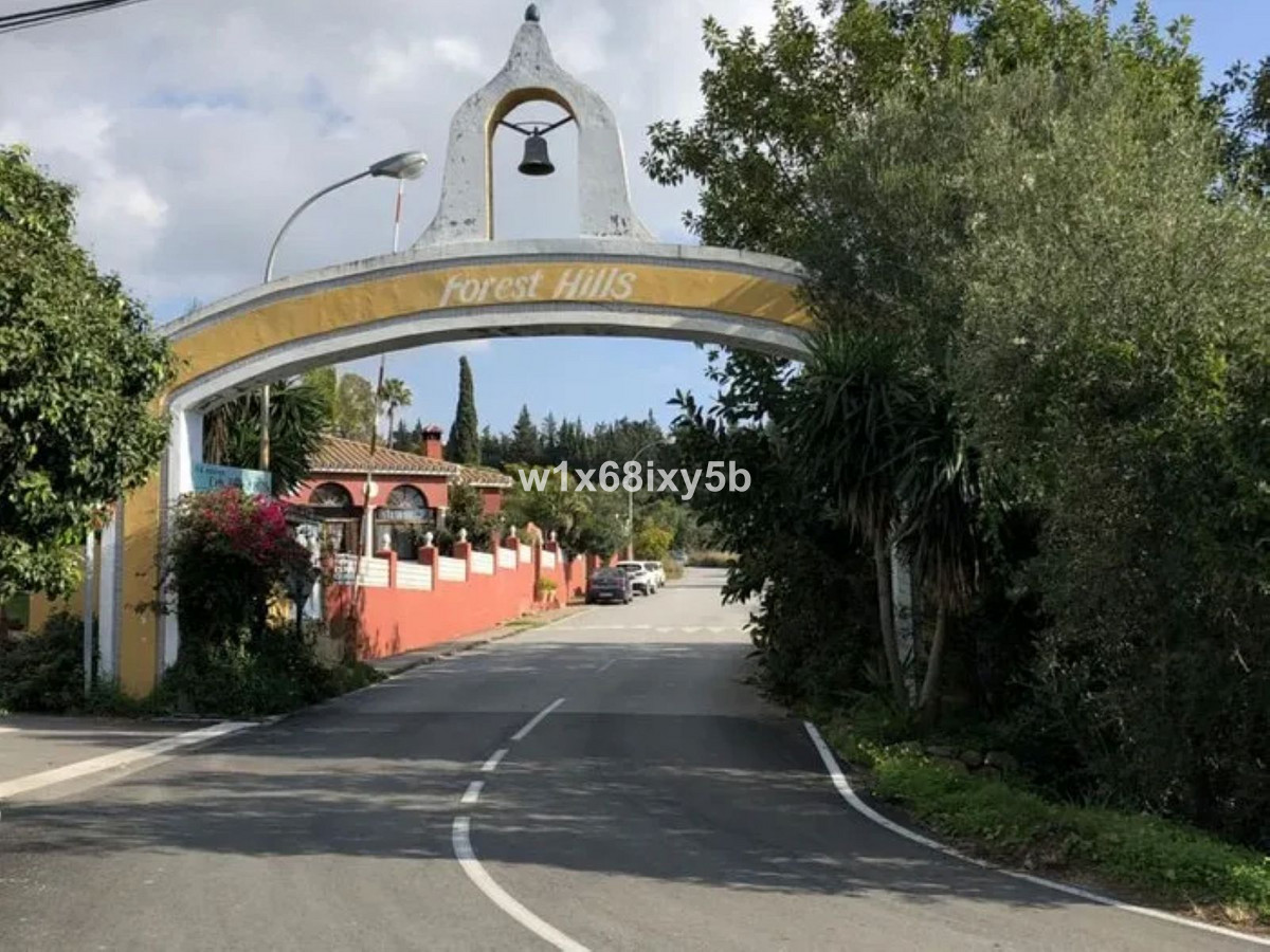 898 m² Plot in Estepona - Photo 9