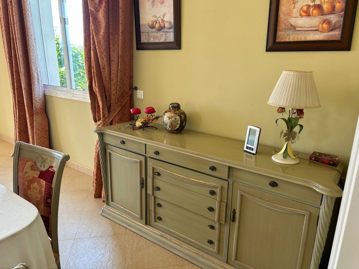 7 Bedroom Villa in Estepona - Photo 15