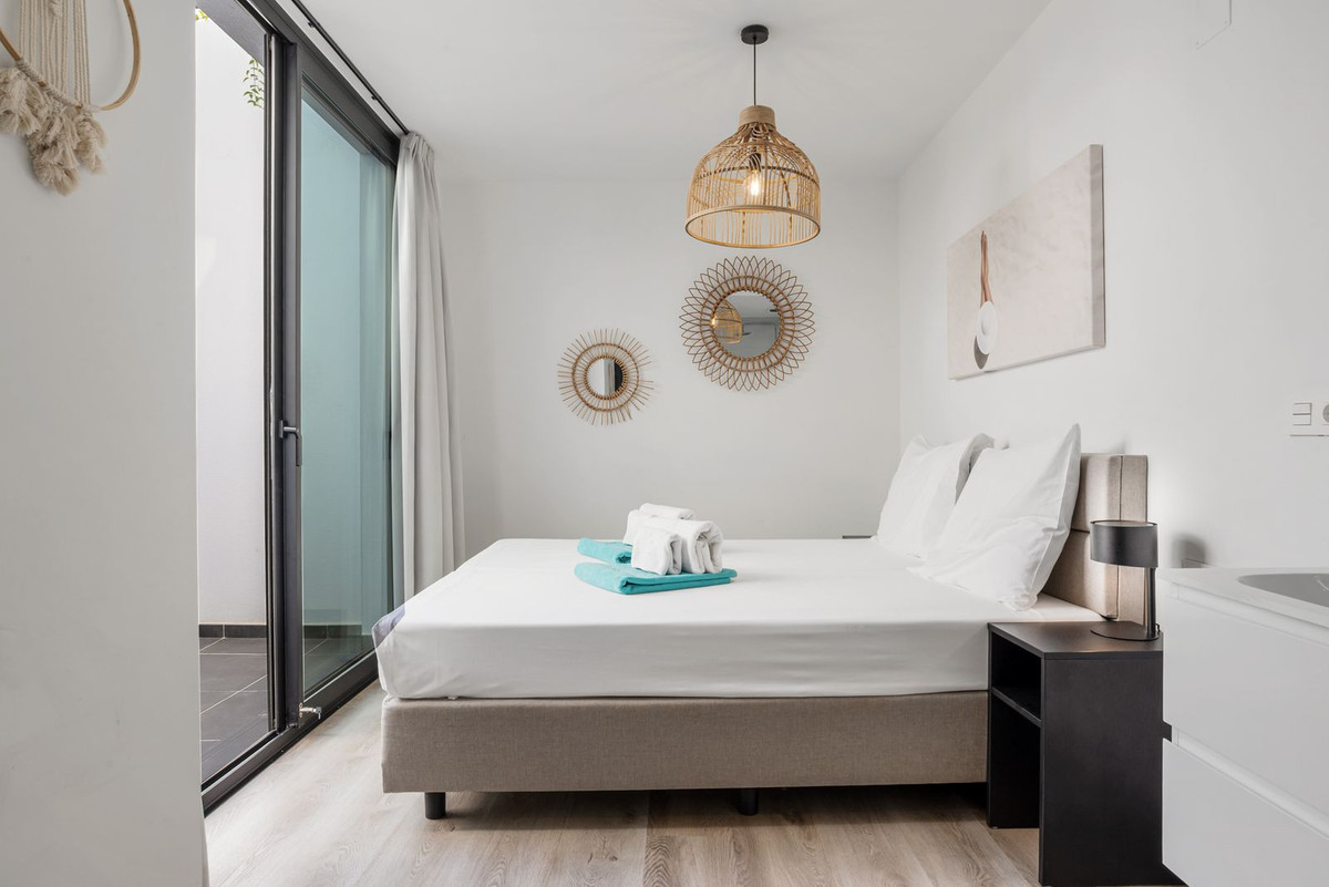 2 Bedroom Apartment in Mijas - Photo 11