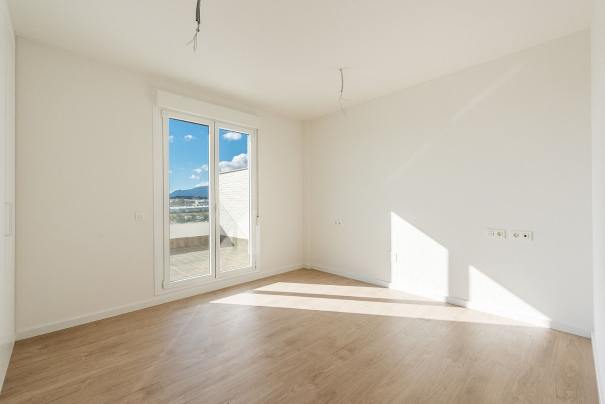 Piso de 3 dormitorios con piscina en Málaga – Foto 25