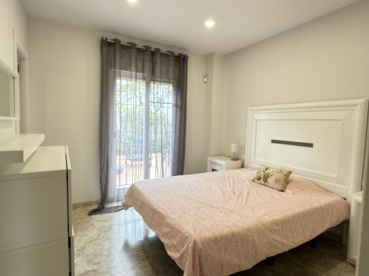 2 Bedroom Apartment in Marbella - Photo 15