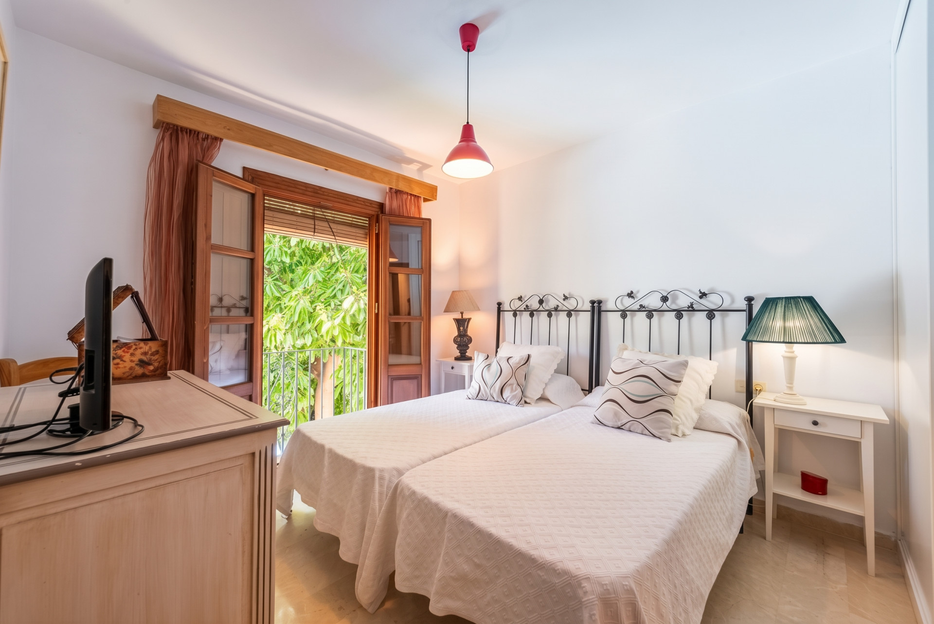 3 Bedroom Townhouse in Benahavís - Photo 9