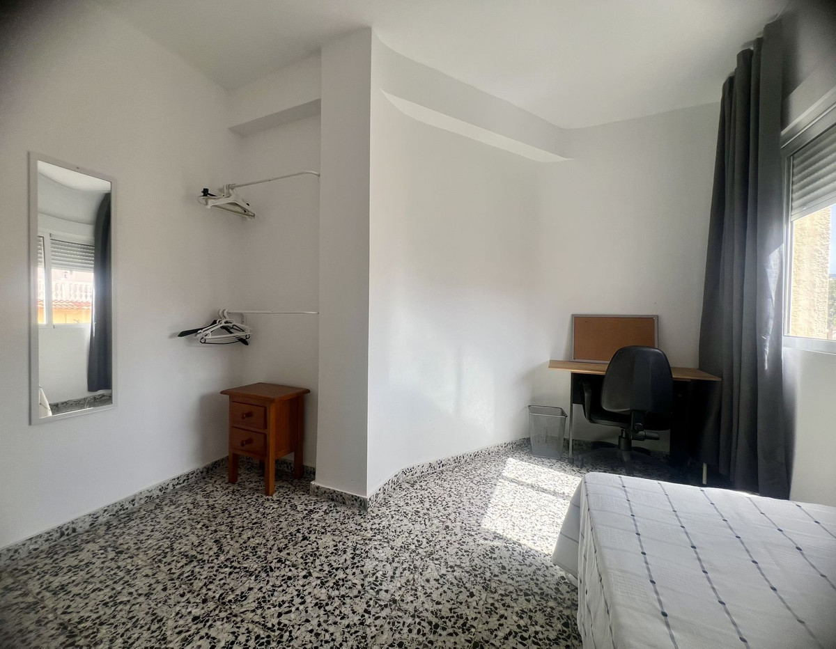3 Bedroom Apartment in Málaga - Photo 23