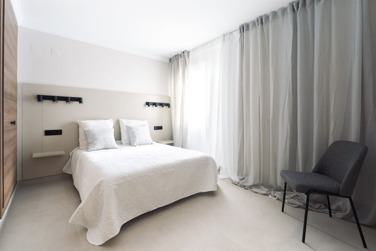 3 Bedroom Apartment in San Pedro de Alcántara - Photo 11