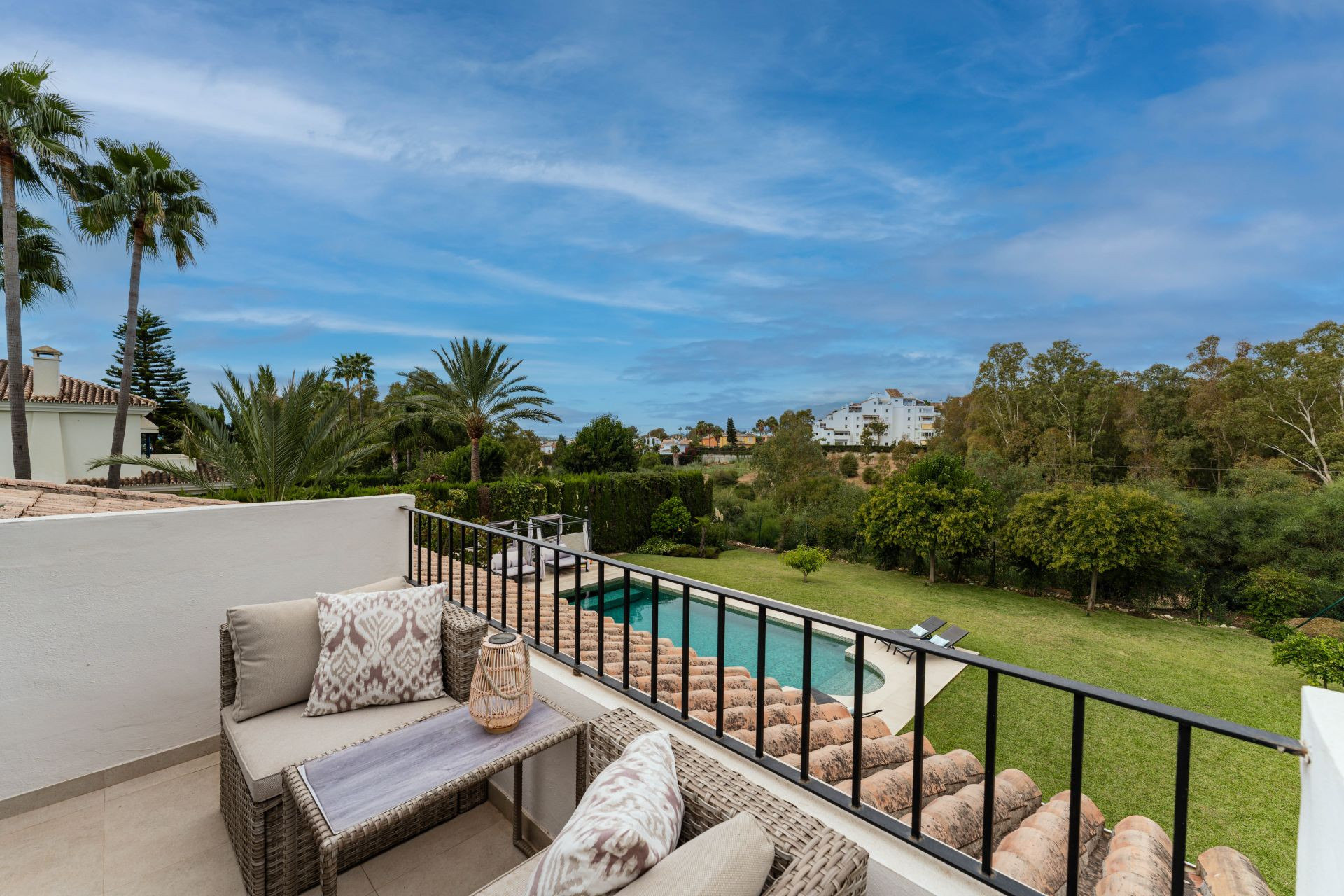 6 Bedroom Villa in Estepona - Photo 18