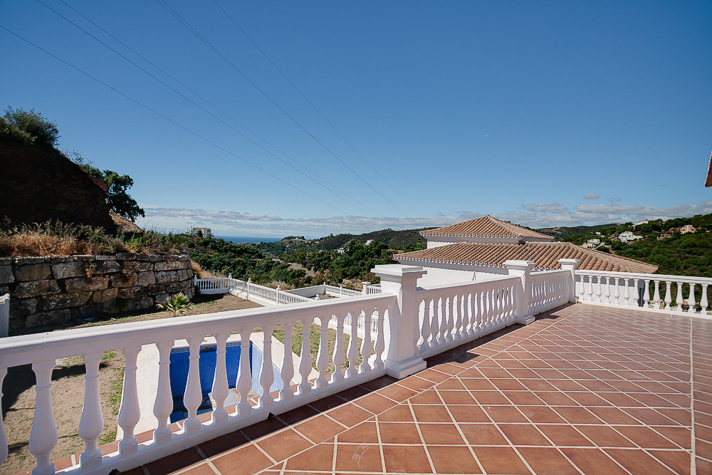 4 Bedroom Villa in Estepona - Photo 12
