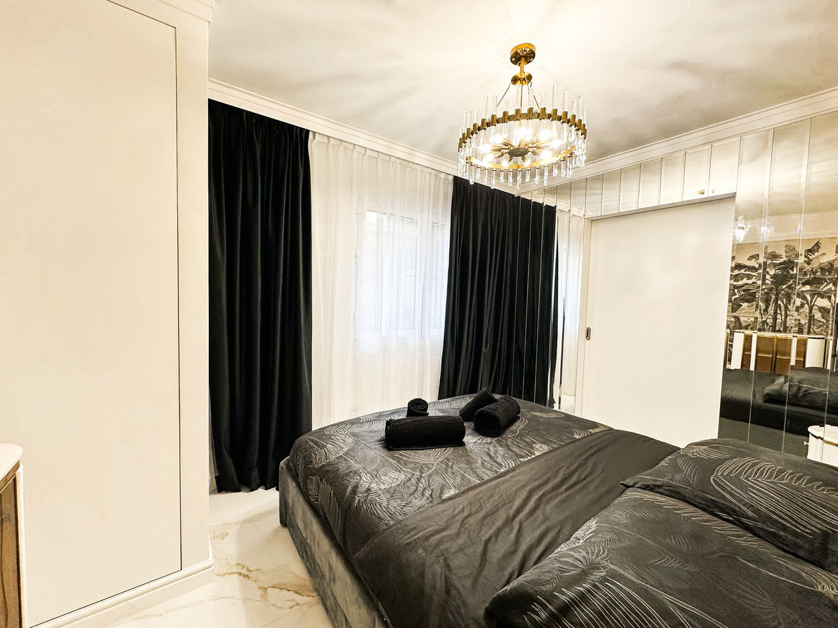2 Bedroom Apartment in Marbella - Photo 6