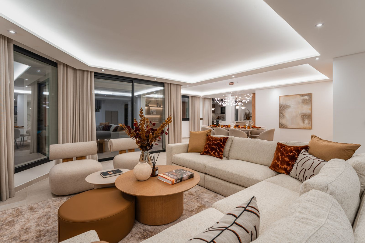 4 Bedroom Villa in Marbella - Photo 58