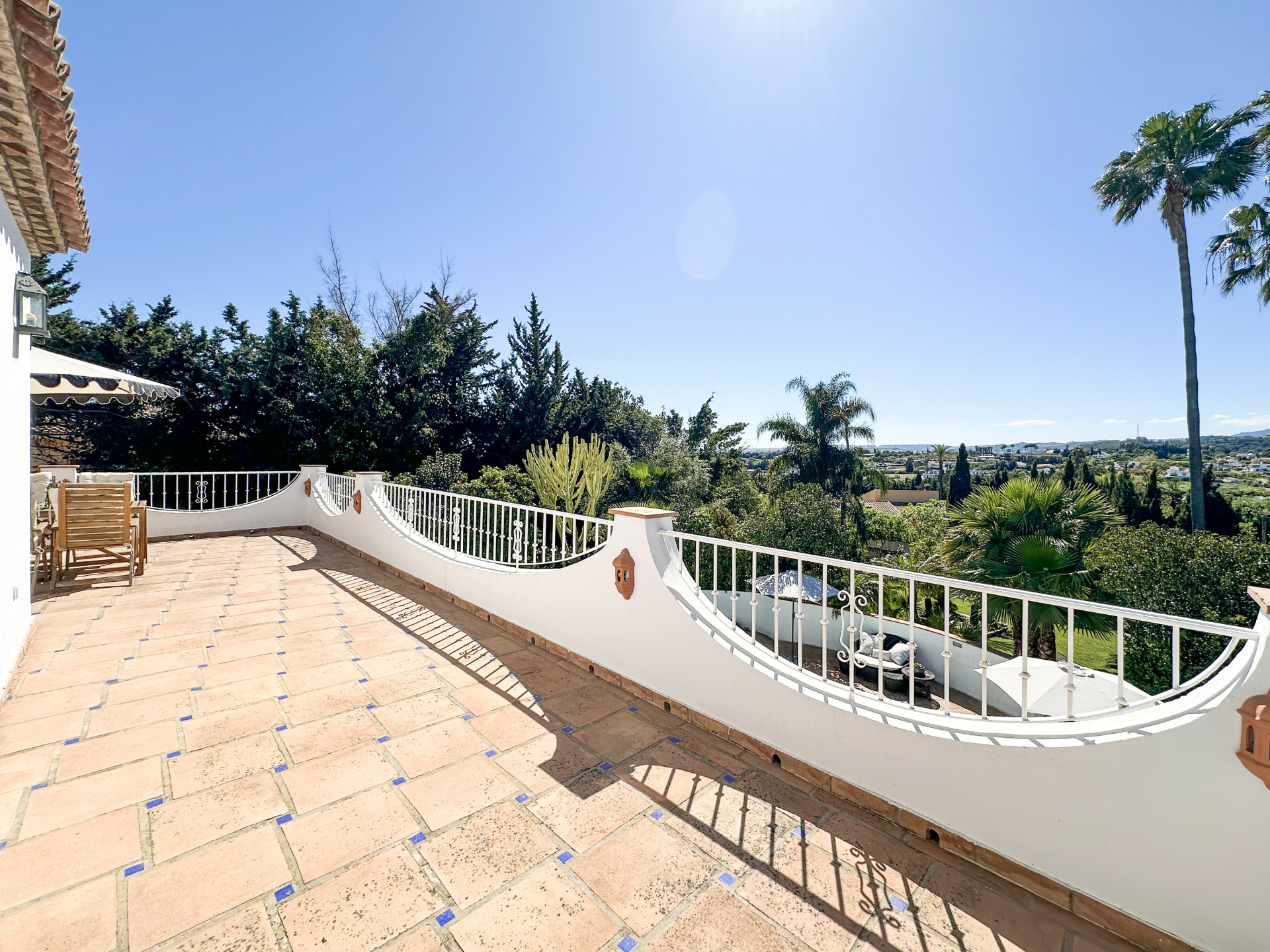 6 Bedroom Villa in Estepona - Photo 19