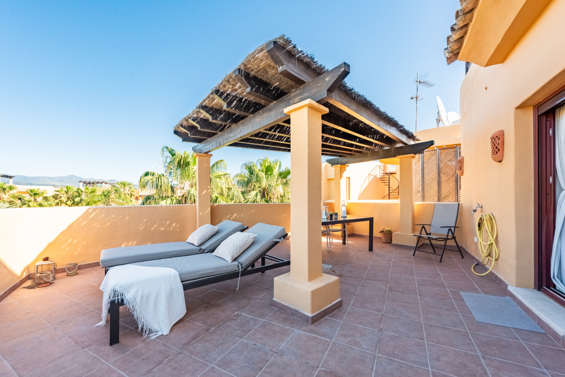 3 Bedroom Penthouse in Estepona - Photo 13