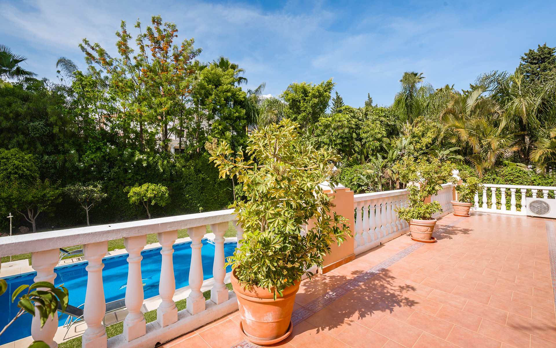 5 Bedroom Villa in Marbella - Photo 14