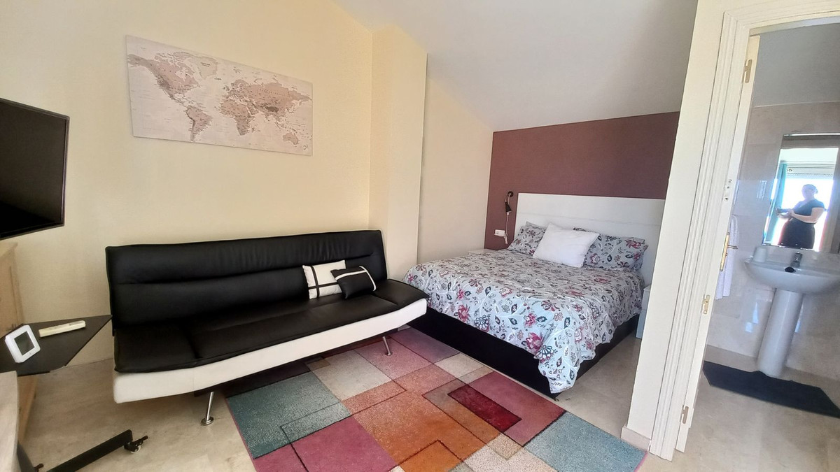 2 Bedroom Penthouse in Mijas - Photo 12