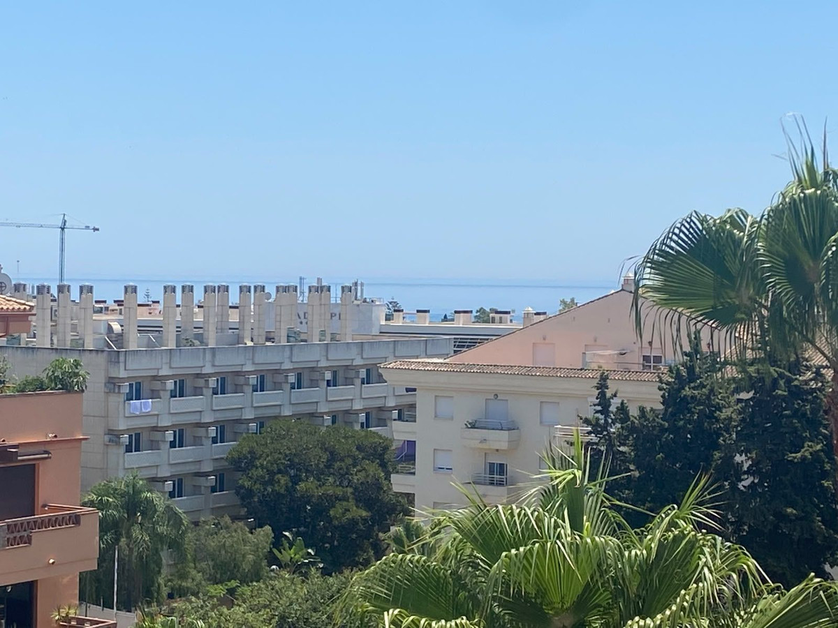 2 Bedroom Apartment in Marbella - Photo 3