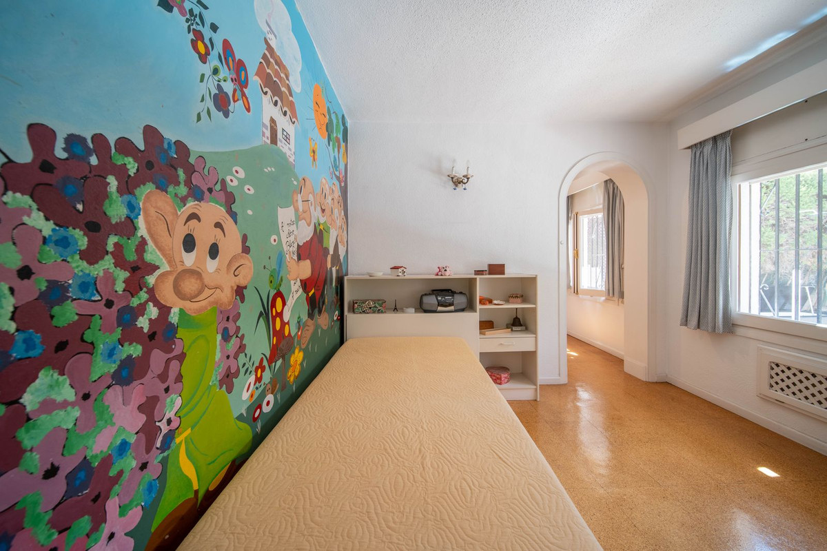 3 Bedroom Villa in Fuengirola - Photo 33