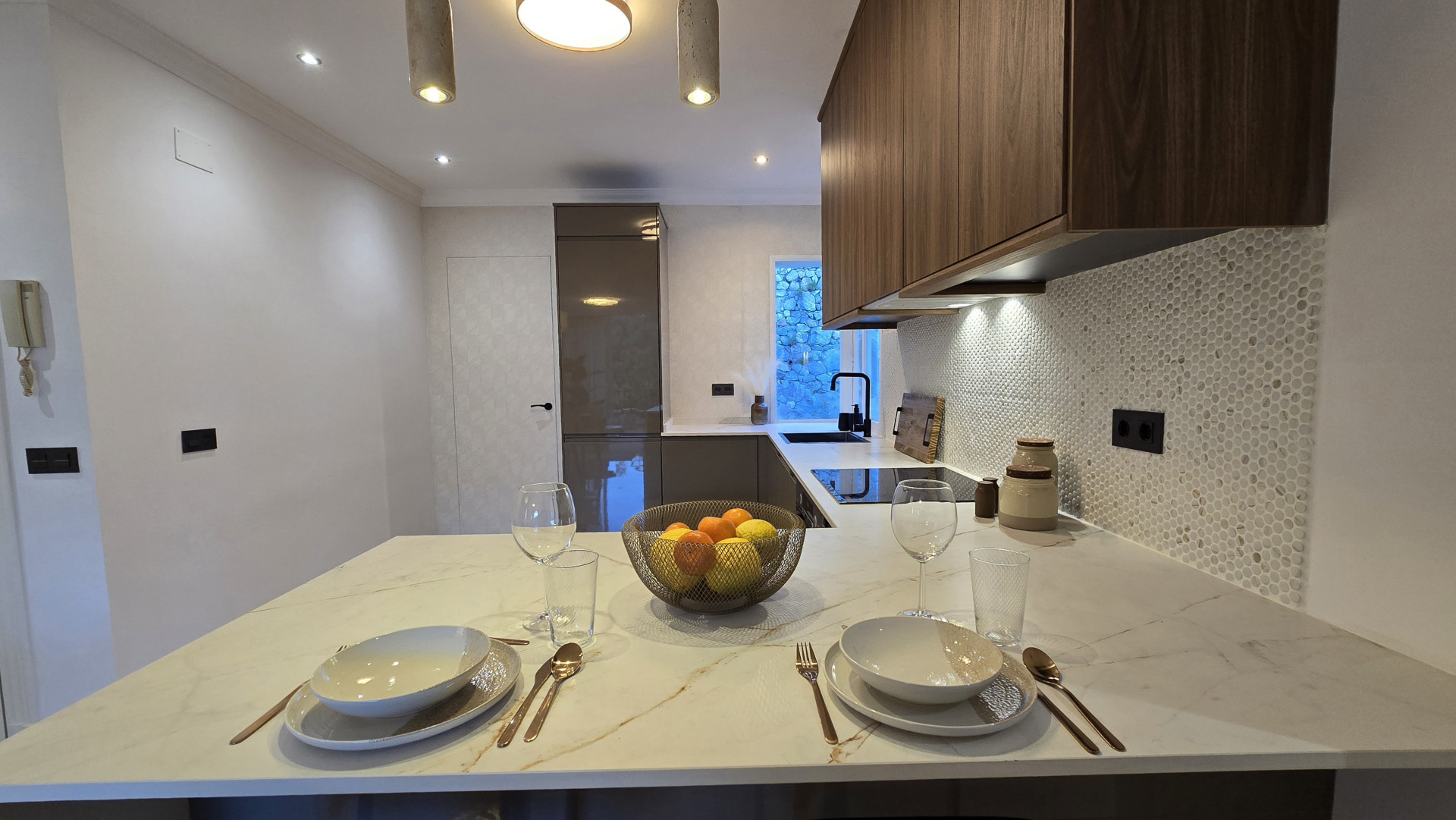 3 Bedroom Apartment in Benahavís - Photo 13