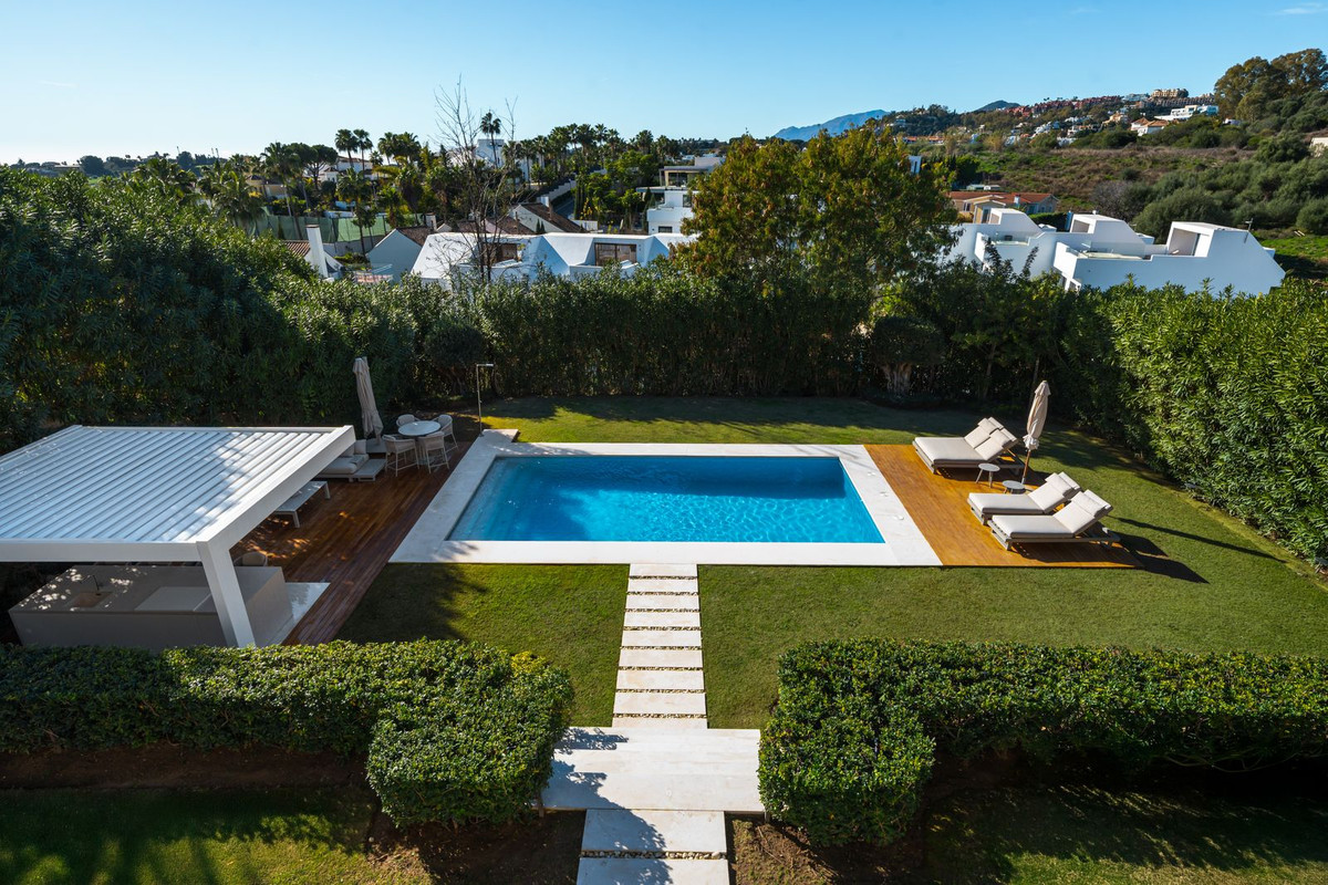 6 Bedroom Villa in Marbella - Photo 13