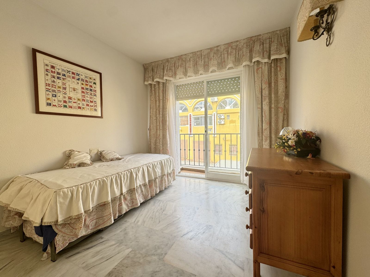 3 Bedroom Apartment in Estepona - Photo 27