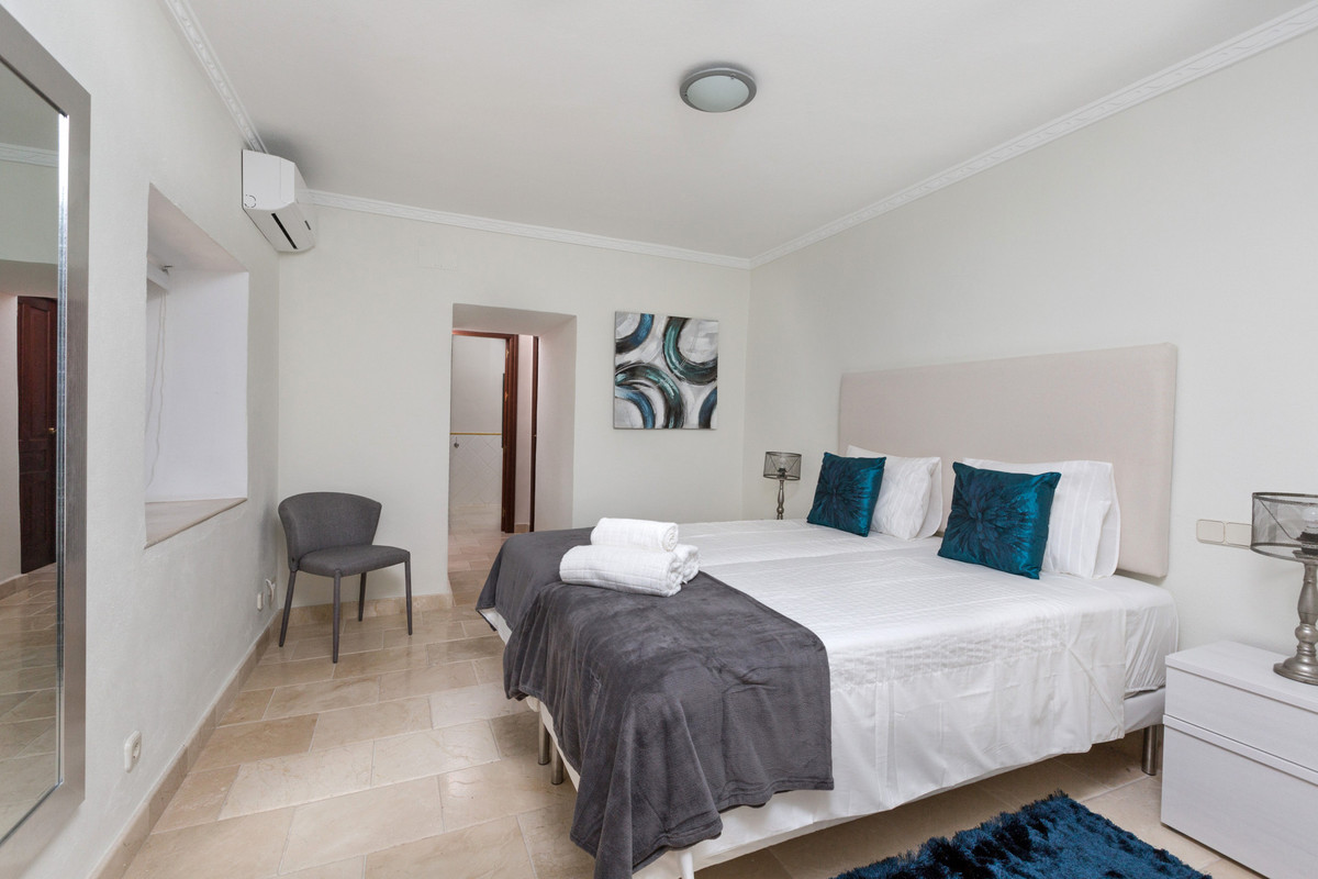 12 Bedroom Villa in Benahavís - Foto 30
