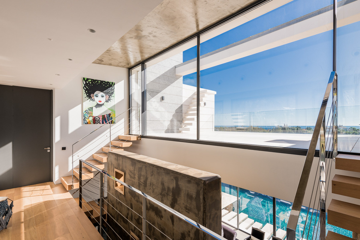 6 Bedroom Villa in Marbella - Photo 17