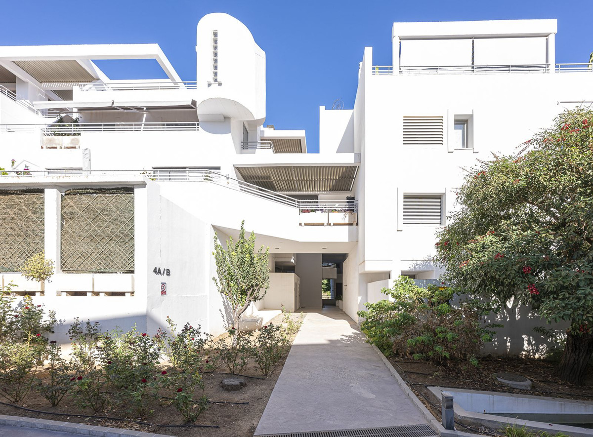 5 Bedroom Penthouse in Mijas - Photo 40