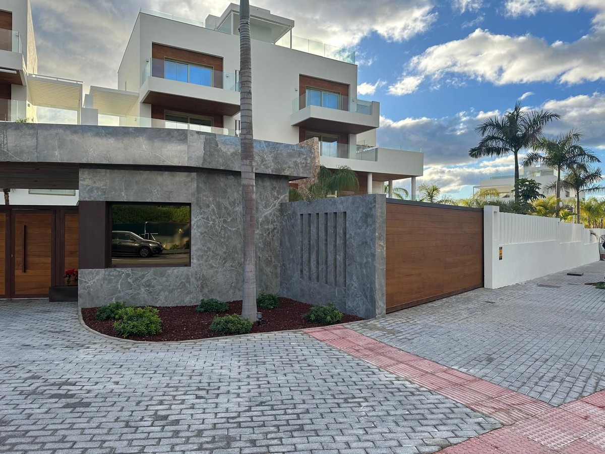 2 Bedroom Apartment in Marbella - Photo 70