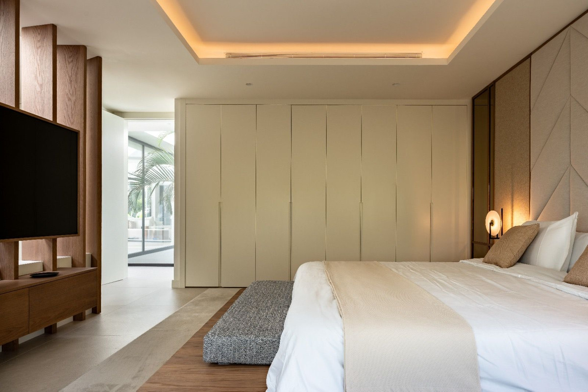 5 Bedroom Villa in Marbella - Photo 25