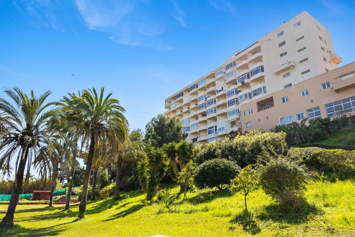 1 Bedroom Apartment in Estepona - Photo 29