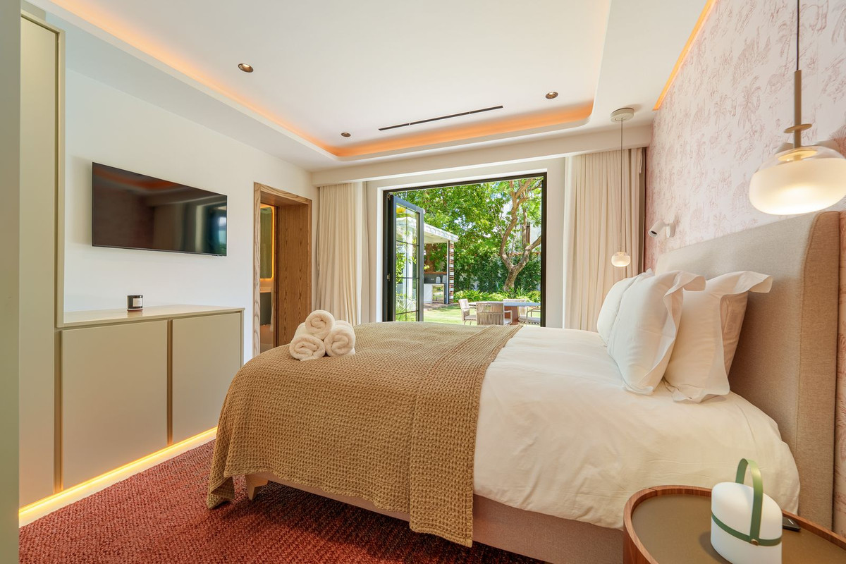 5 Bedroom Villa in Marbella - Photo 28