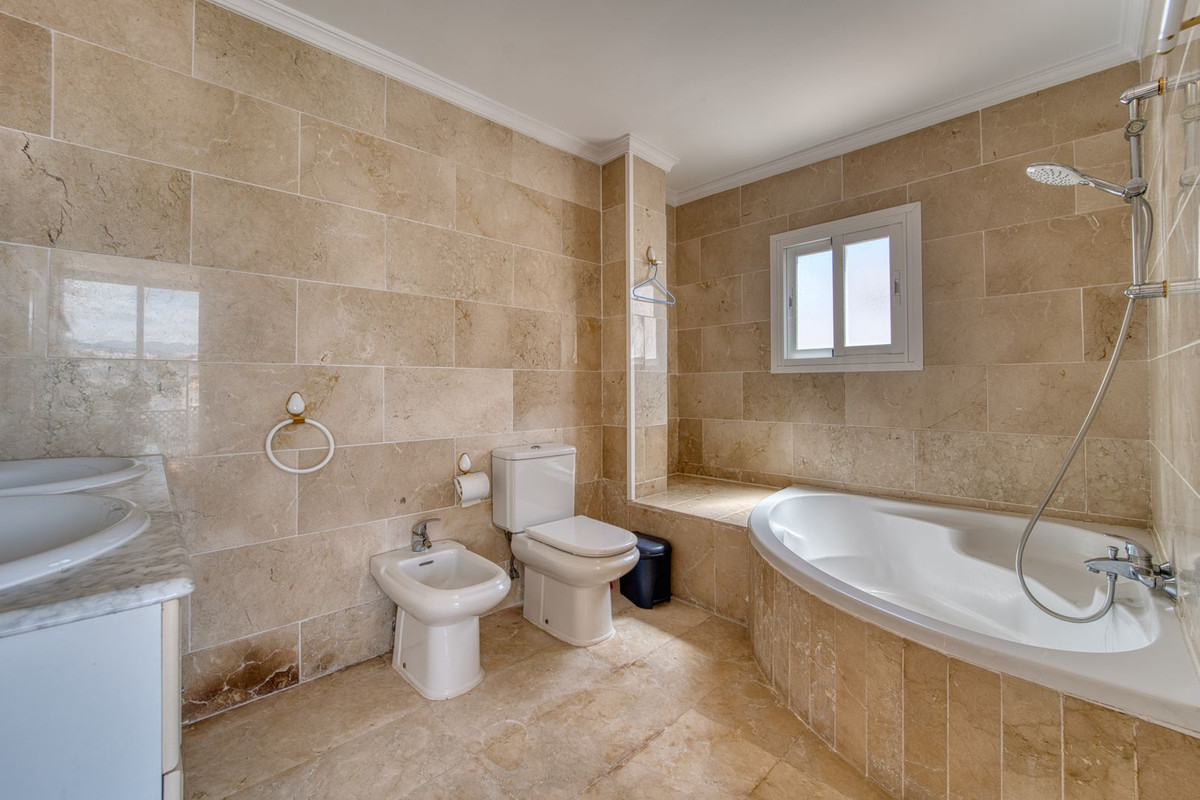 Apartamento com 4 quartos com piscina em Málaga, Espanha – Foto 14