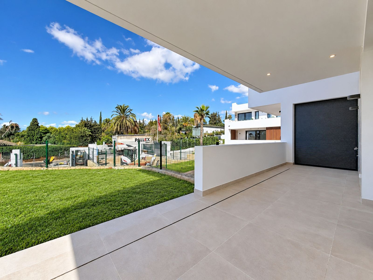 5 Bedroom Villa in Marbella - Photo 11