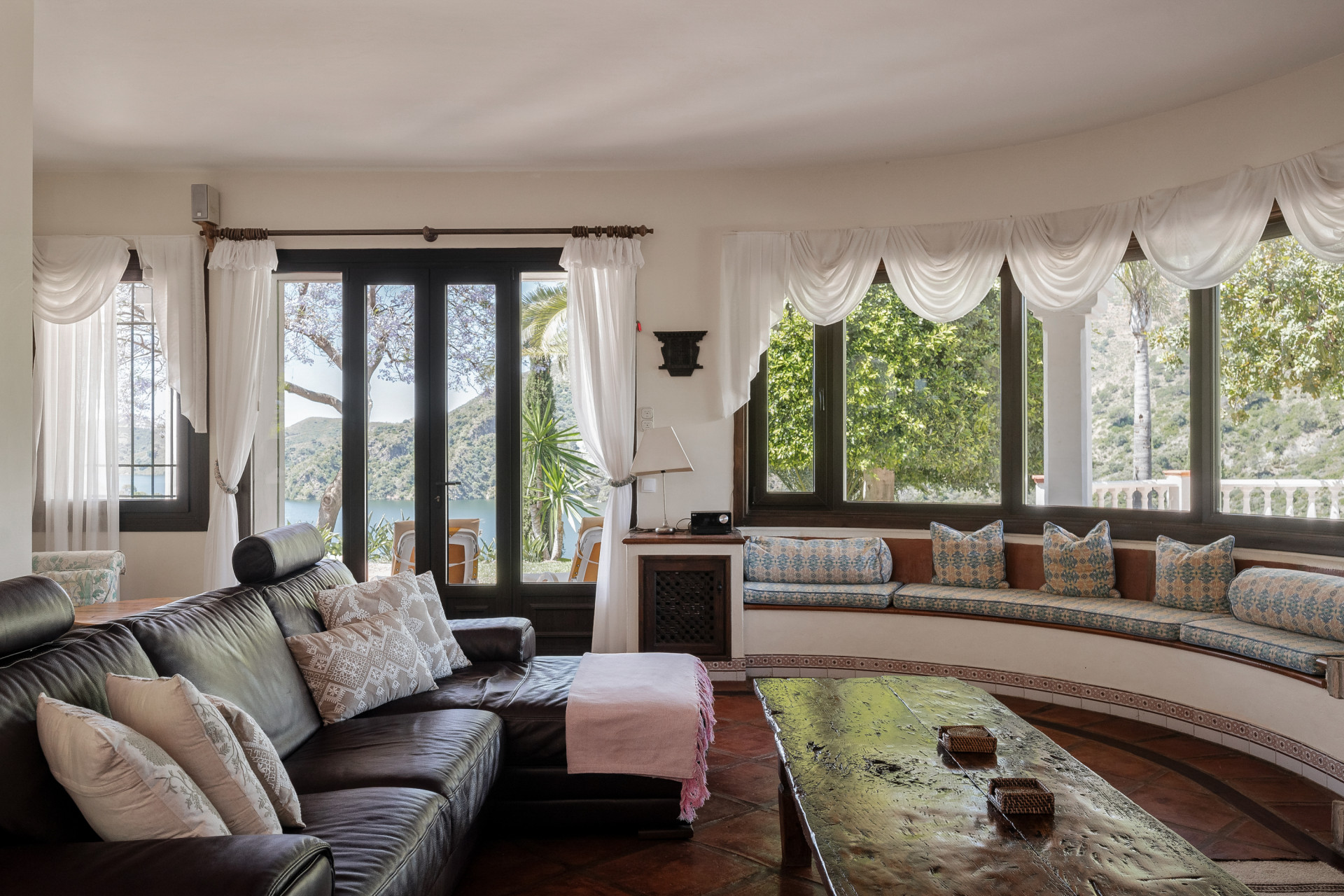 6 Bedroom Villa in Istán - Photo 5