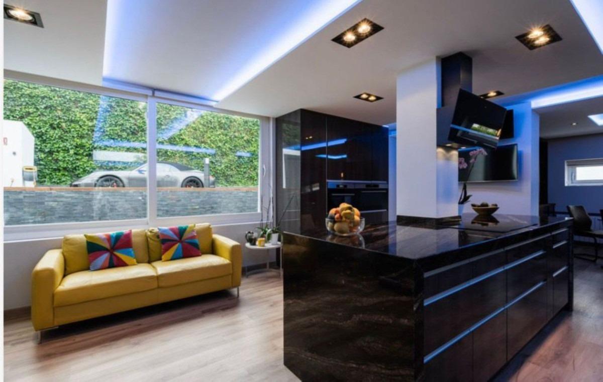 8 Bedroom Villa in Marbella - Photo 3