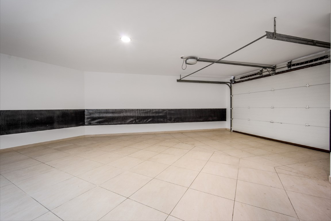 5 Bedroom Villa in Marbella - Photo 27