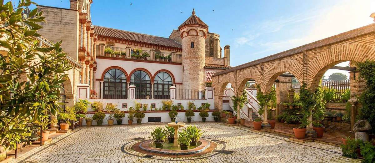 Espaço comercial com piscina em Sevilla, Espanha – Foto 1