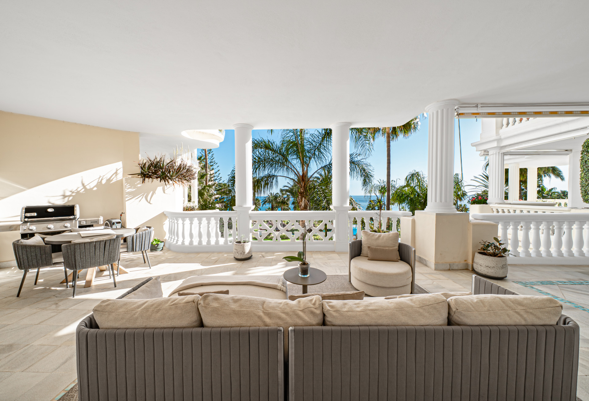 3 Bedroom Apartment in Estepona - Photo 4