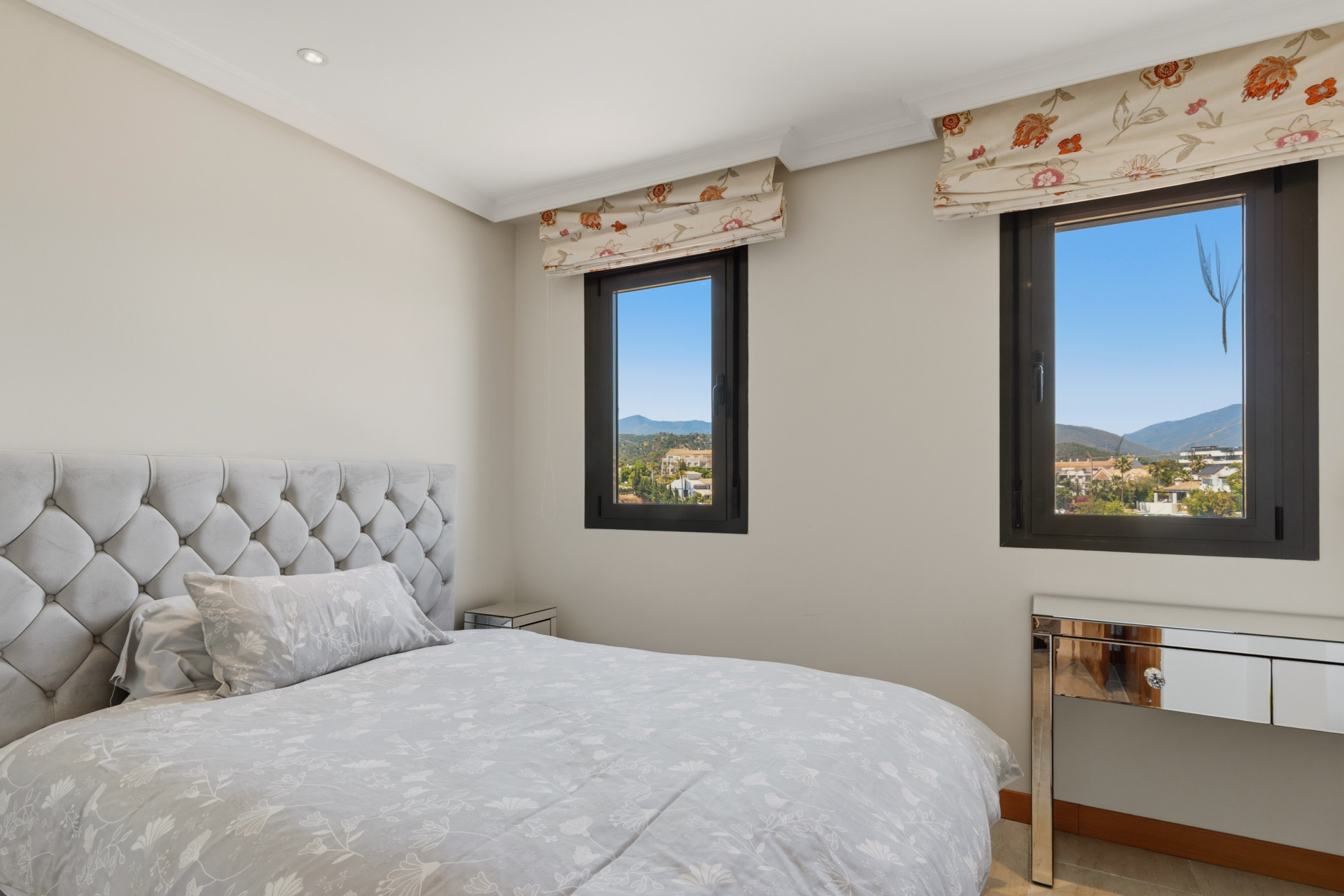 2 Bedroom Penthouse in Estepona - Foto 12
