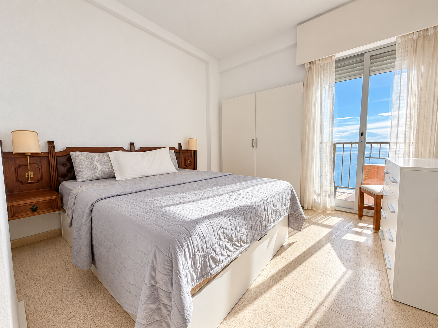 2 Bedroom Apartment in Fuengirola - Photo 6