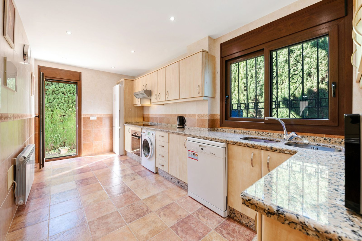 5 Bedroom Villa in Estepona - Foto 8