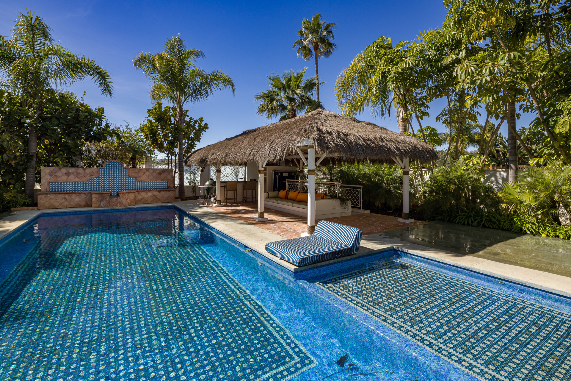 5 Bedroom Villa in Marbella - Photo 7