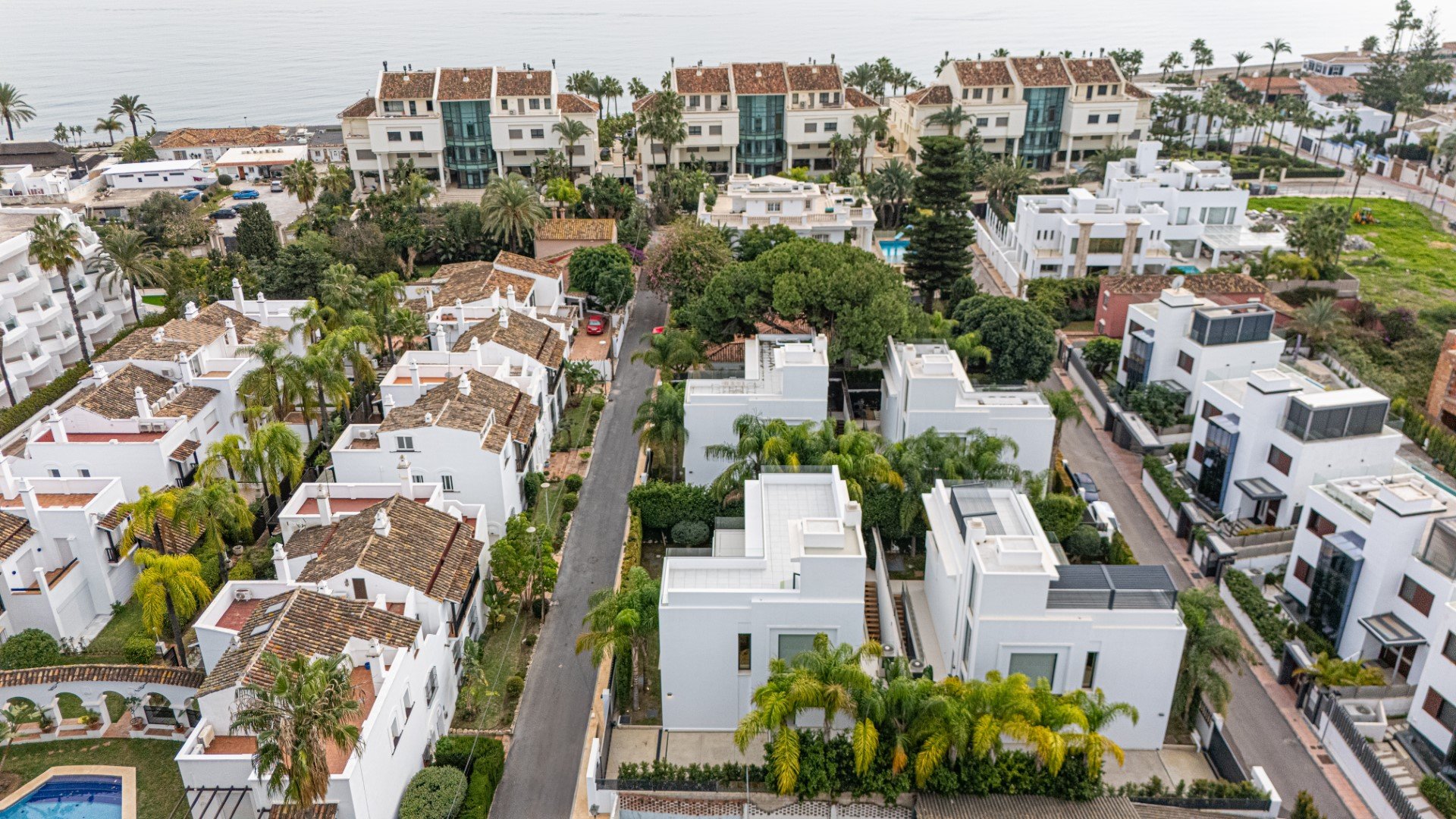 4 Bedroom Villa in Marbella - Photo 9