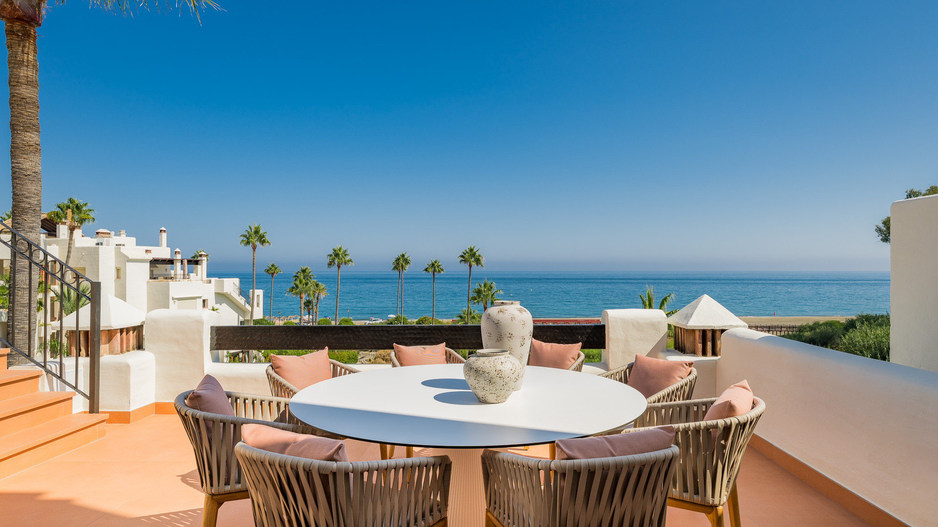 3 Bedroom Penthouse in Estepona - Photo 41