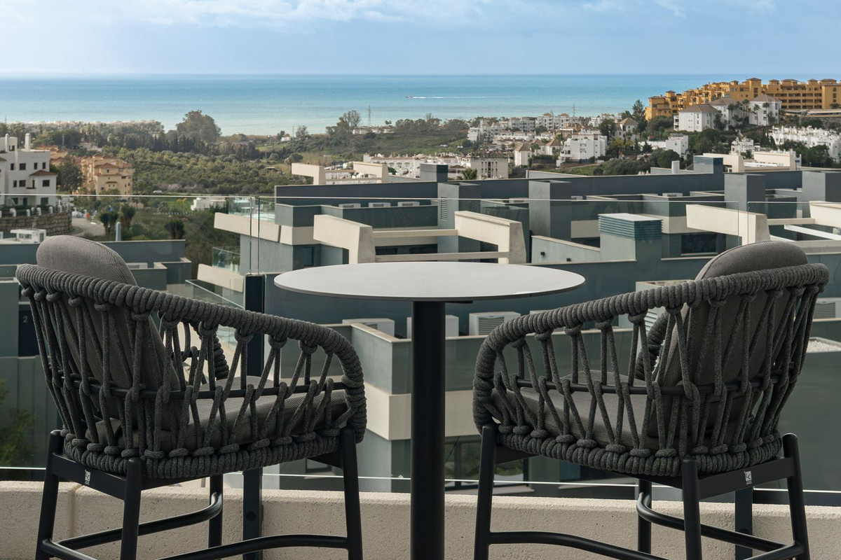 2 Bedroom Penthouse in Estepona - Photo 14