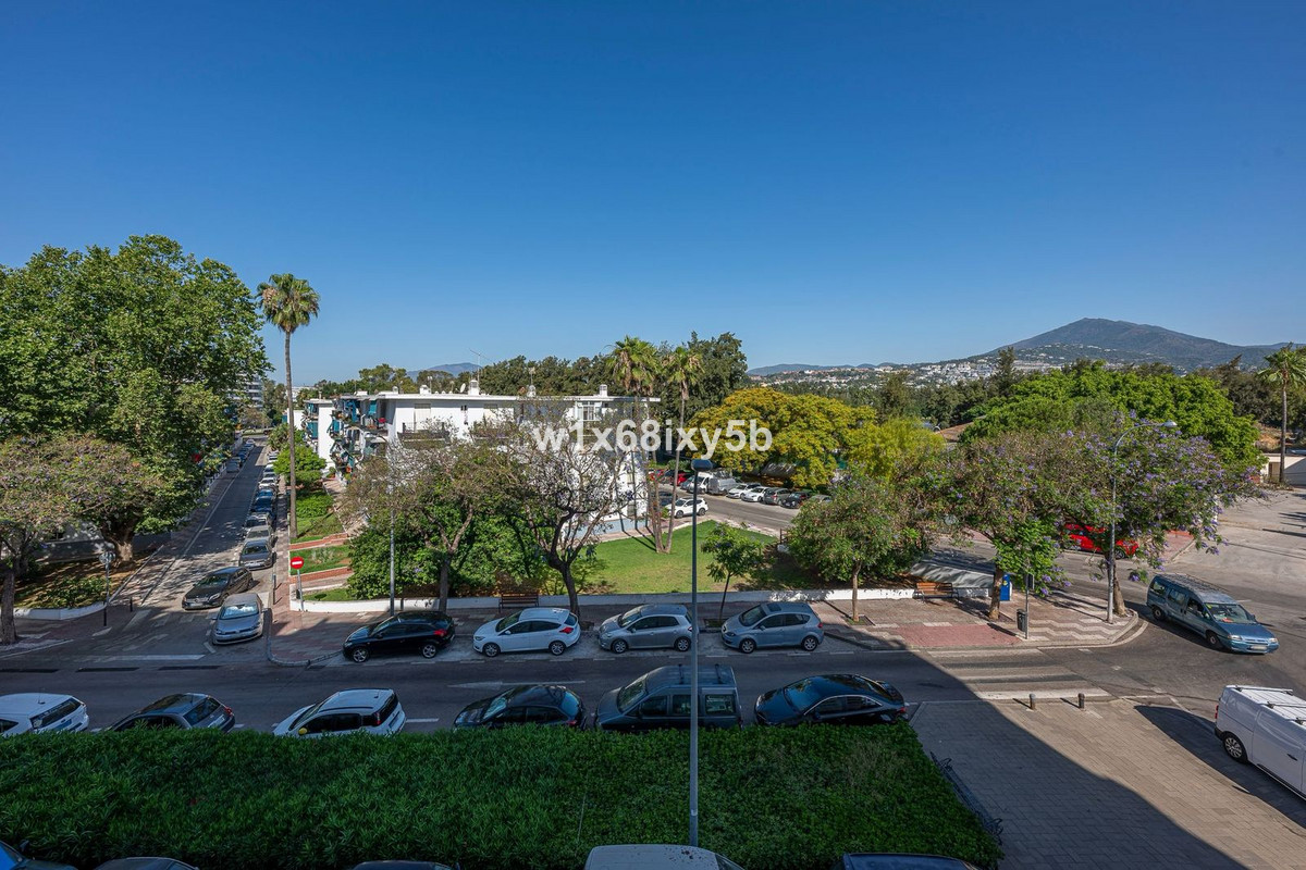 3 Bedroom Apartment in Marbella - Photo 20
