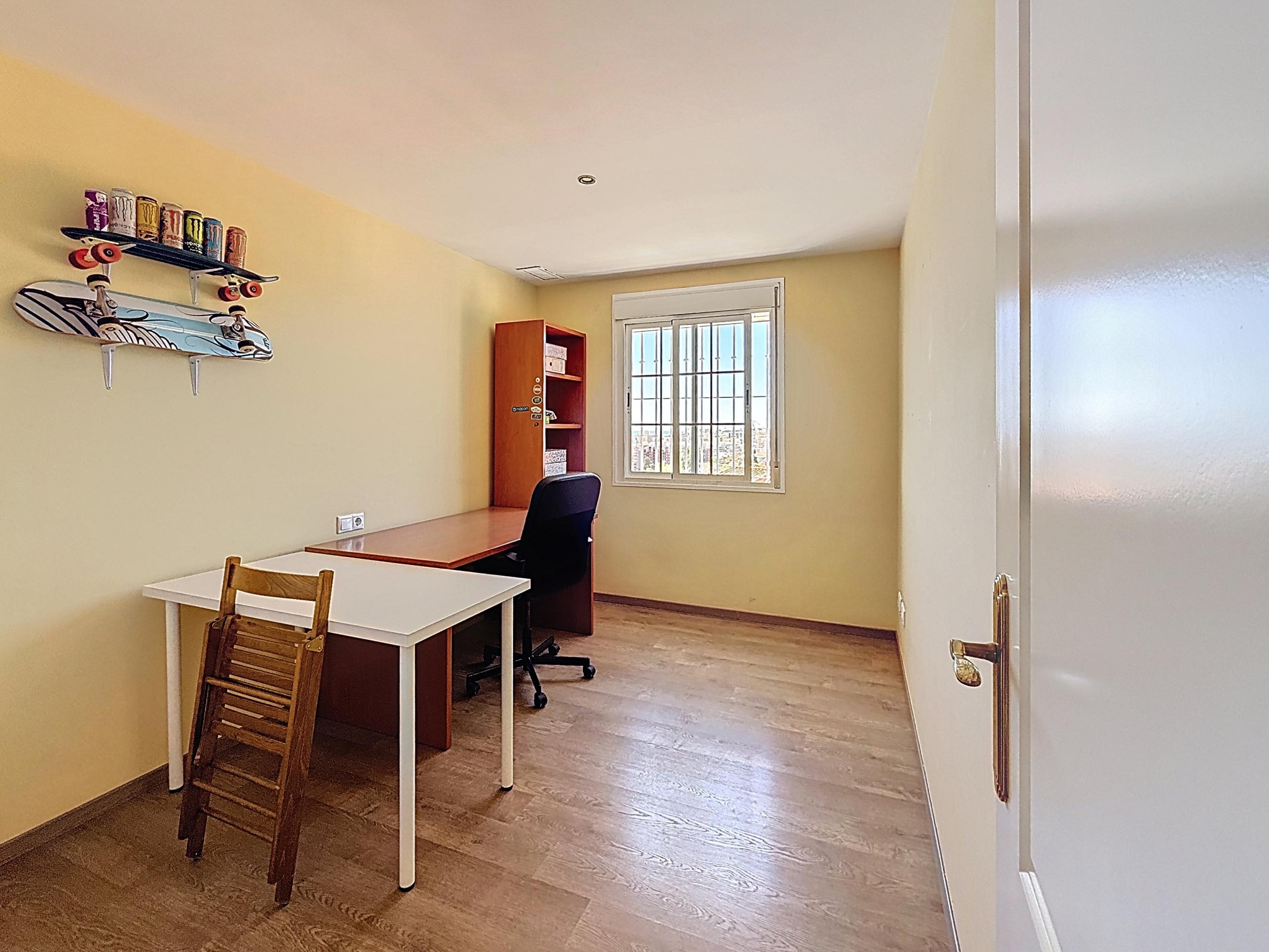 4 Bedroom Villa in Fuengirola - Photo 17