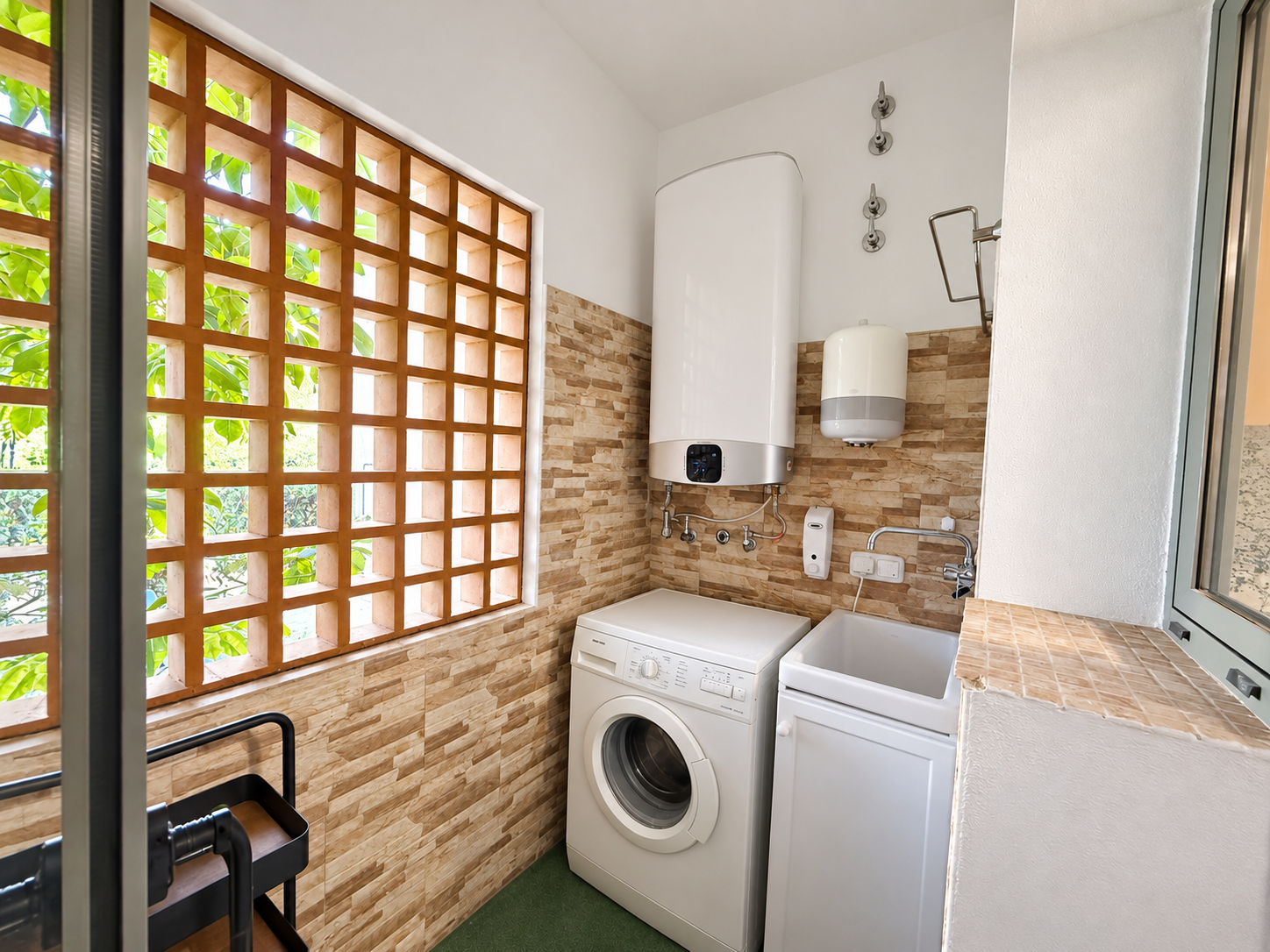 2 Bedroom Apartment in Estepona - Photo 16